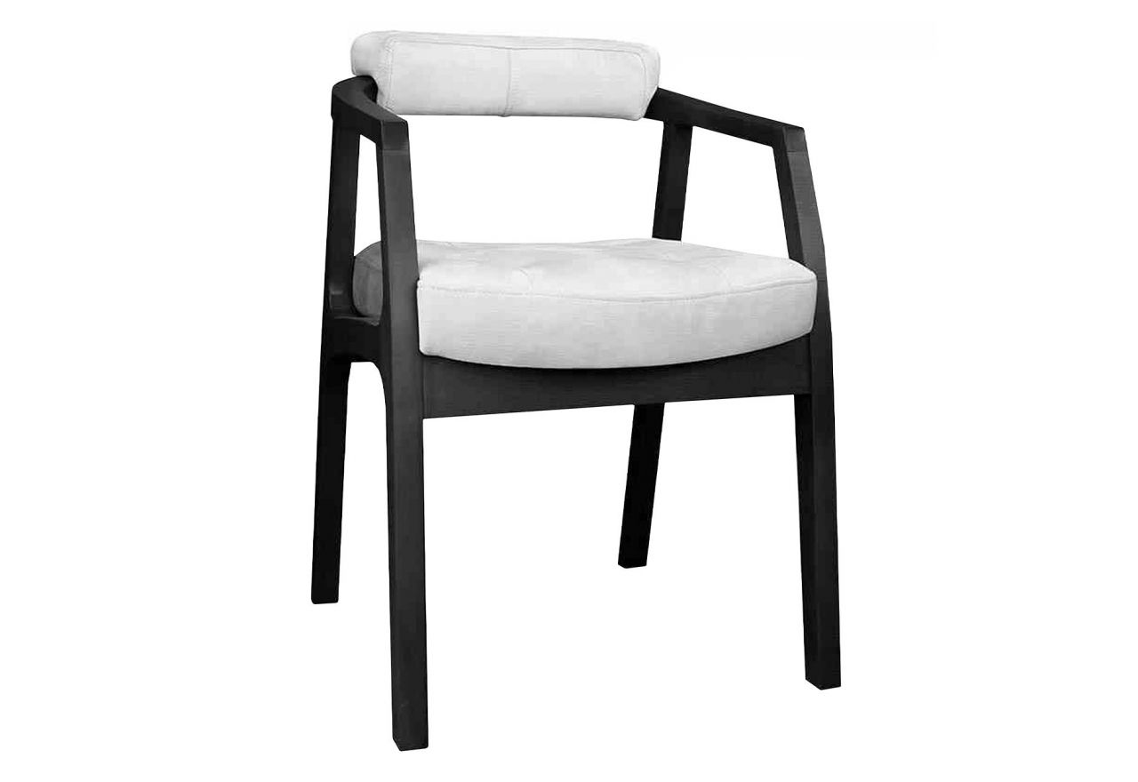 Designerskie krzesło CASA na drewnianych krzyżakowych nóżkach i z miękkim siedziskiem