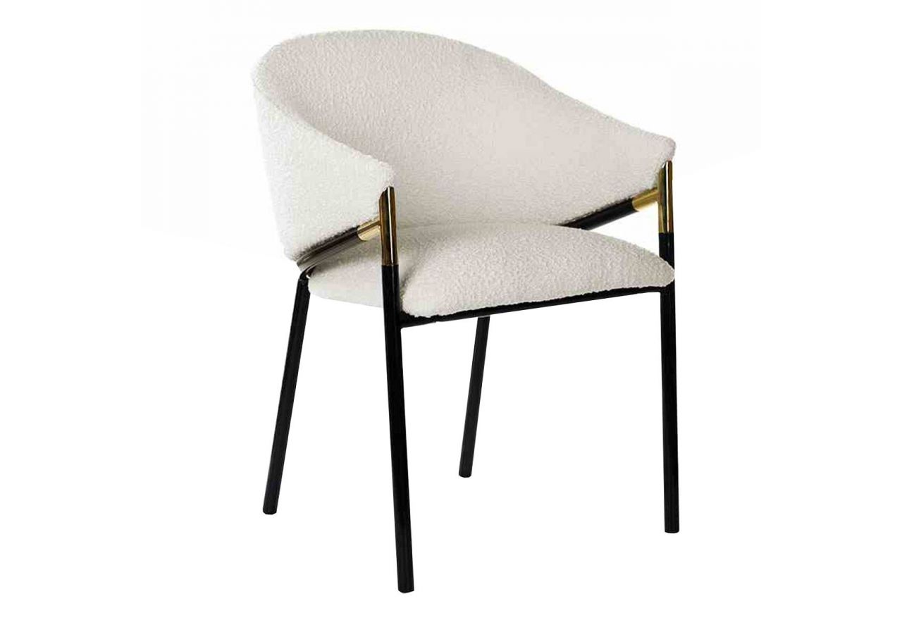 Beżowe designerskie krzesło tapicerowane RODA z metalowymi czarno-złotymi nóżkami
