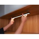 Dodatkowe oświetlenie do szaf - Lampa A60 do szafy, z czujnikiem ruchu, aluminiową, srebrną obudową i pojemną baterią, 60 cm