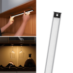 Dodatkowe oświetlenie do szaf - Lampa A60 do szafy, z czujnikiem ruchu, aluminiową, srebrną obudową i pojemną baterią, 60 cm