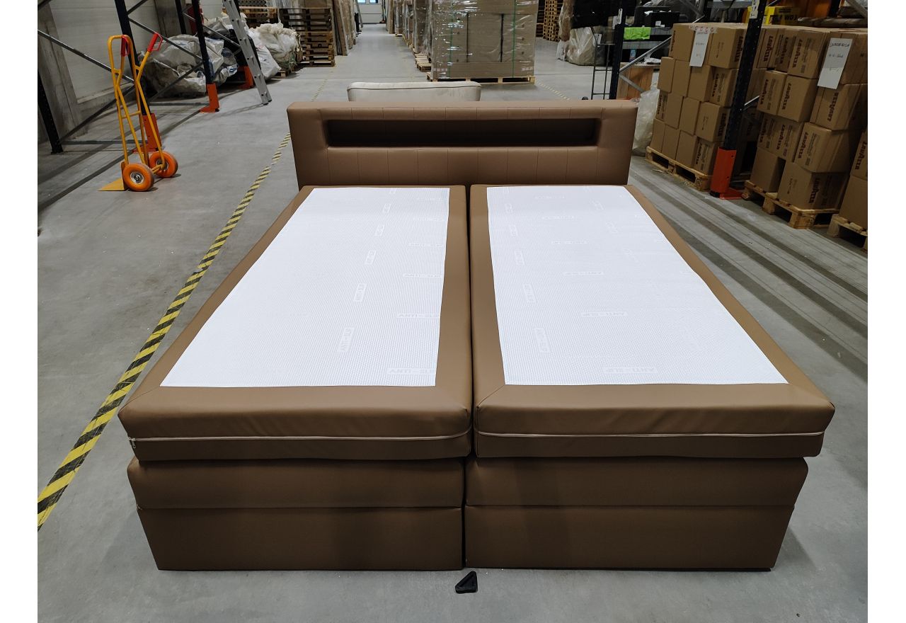 Łóżko kontynentalne GOLD 5 KING 180x200  - SOFT 34 - brązowa ekoskóra - OUTLETU