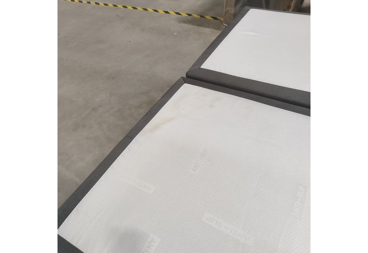 Łóżko kontynentalne PERA 180x200 - Monolith 92 - ciemny szary - OUTLETU