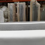 Łóżko kontynentalne GRIMALDI 180x200 - Soft 17 - biała ekoskóra - OUTLETU