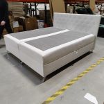 Łóżko kontynentalne GRIMALDI 180x200 - Soft 17 - biała ekoskóra - OUTLETU