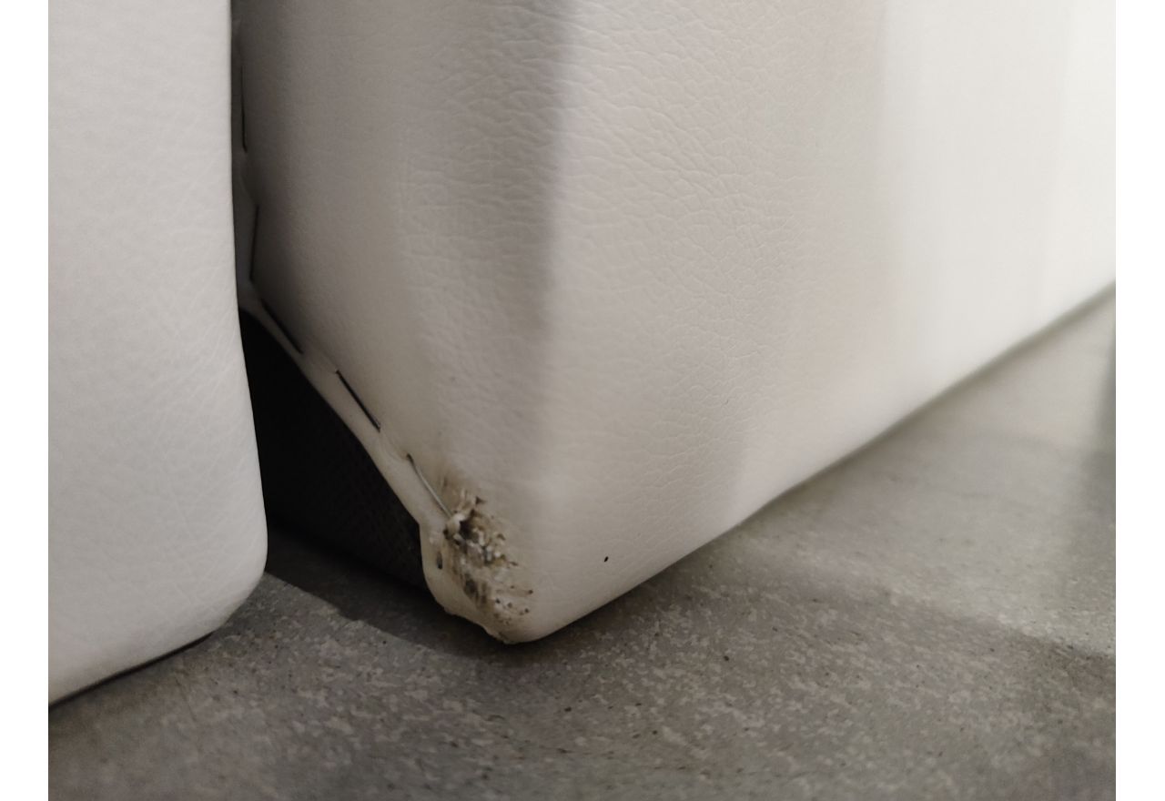 Łóżko kontynentalne GRIMALDI 180x200 - Soft 17 - biała ekoskóra - OUTLETU