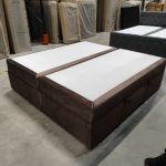 Łóżko kontynentalne bez wezgłowia BESS 200x200 - Monolith 15 - brązowy - OUTLETU