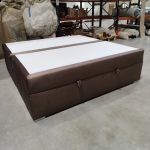 Łóżko kontynentalne bez wezgłowia BESS 200x200 - Monolith 15 - brązowy - OUTLETU