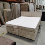 Łóżko kontynentalne, elektrycznie sterowane z pilota - ELECTRO 180x200 - Monolith 02 - beżowy - OUTLETU