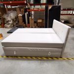 Łóżko kontynentalne LUKA KING 160x200 - Soft 17 - biała ekoskóra - OUTLETU