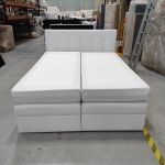 Łóżko kontynentalne LUKA KING 160x200 - Soft 17 - biała ekoskóra - OUTLETU