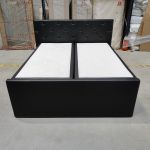 Łóżko kontynentalne KING VELEN - 180x200 - Soft 11 - czarna ecoskóra - OUTLETU