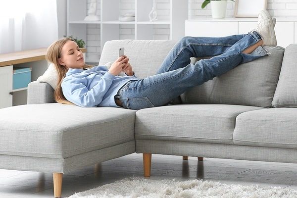 Kanapa czy łóżko - co lepsze?